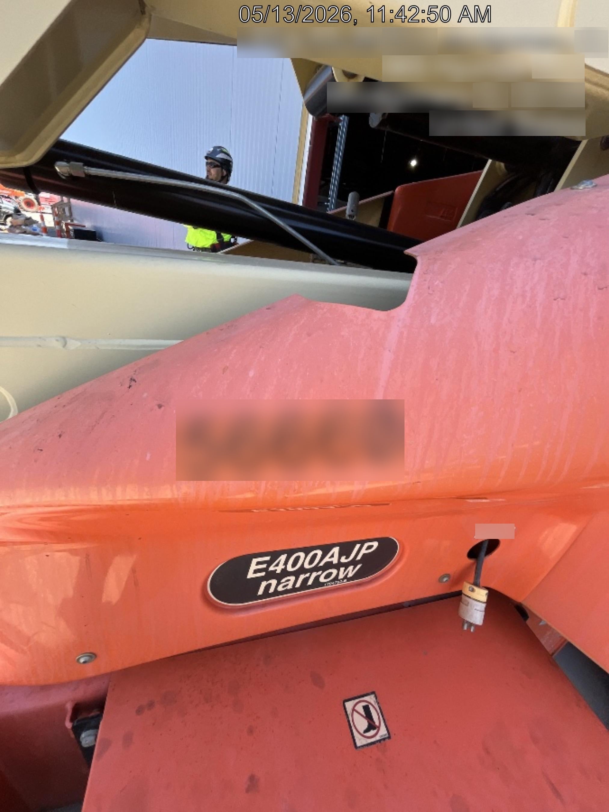 2019 JLG E400AJPN