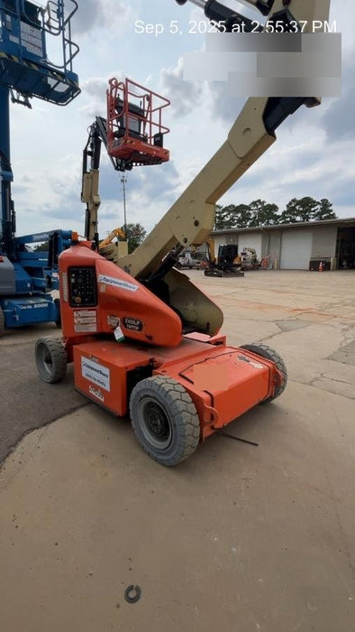 2019 JLG E400AJPN
