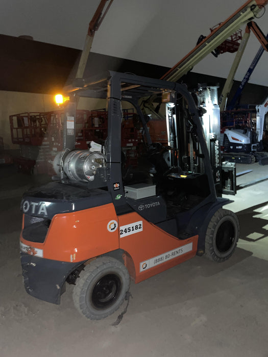 2022 TOYOTA 8FGU25 LP w/ Scale