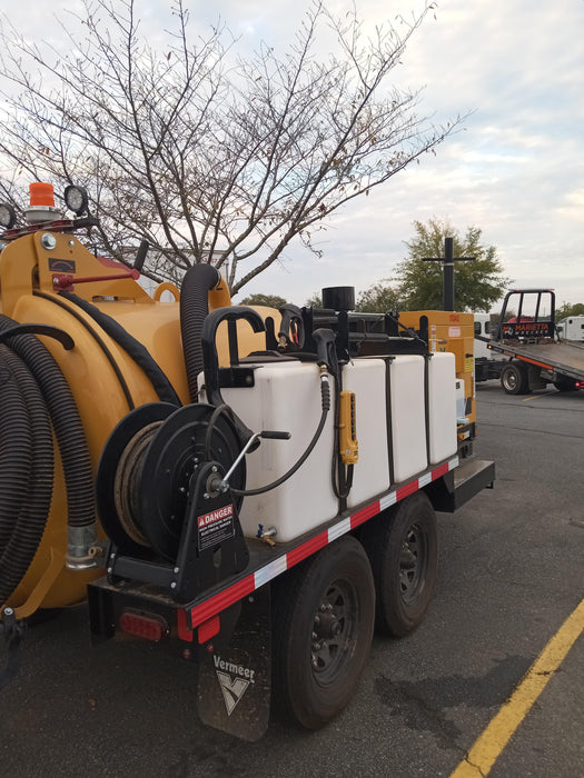 2021 Vac-Tron LP573XDT T4 Koehler Diesel Engine, 500 Gallon Debris Tank, x2 100 Gallon Water Tanks