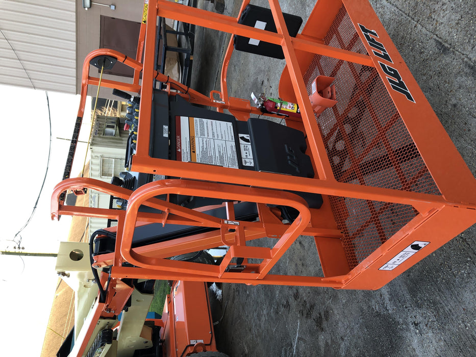 2019 JLG E450AJ