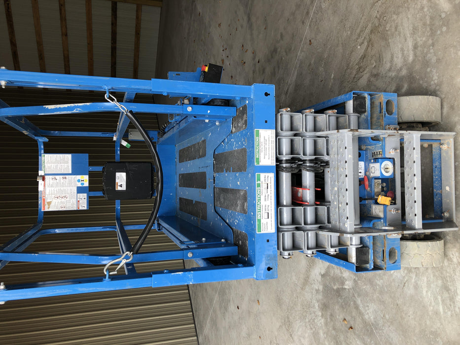 2019 Genie GS-1930 Fixed rails with chain Entry