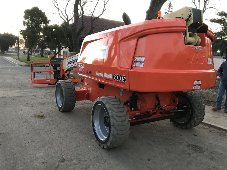2019 JLG 600S 4WD