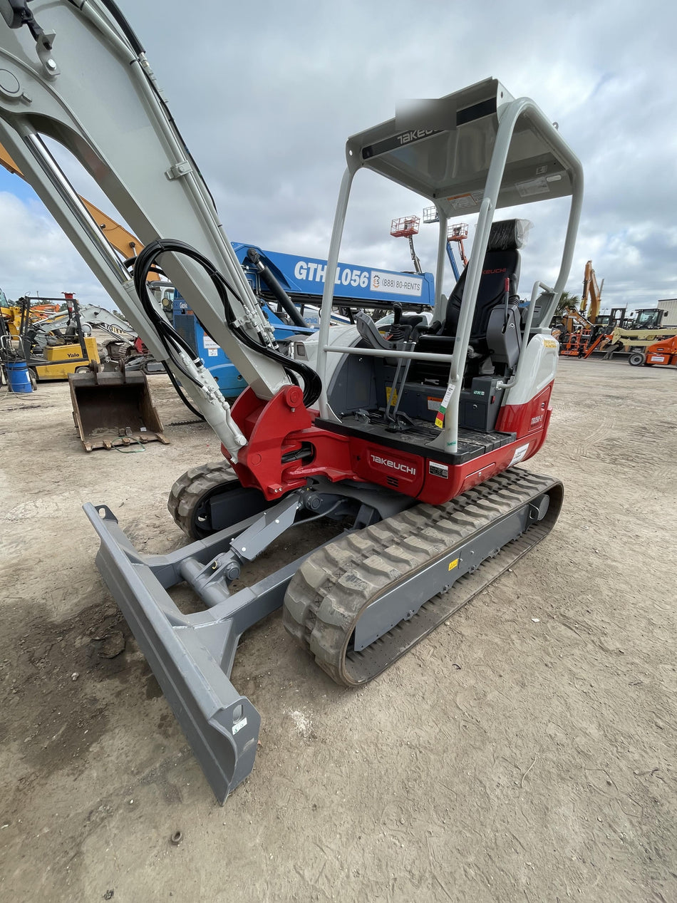 2023 TAKEUCHI TB250-2R