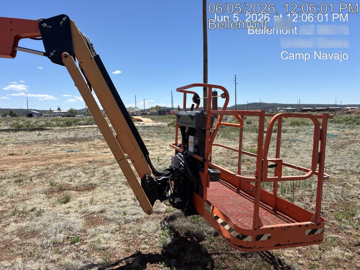 2022 JLG 800AJ