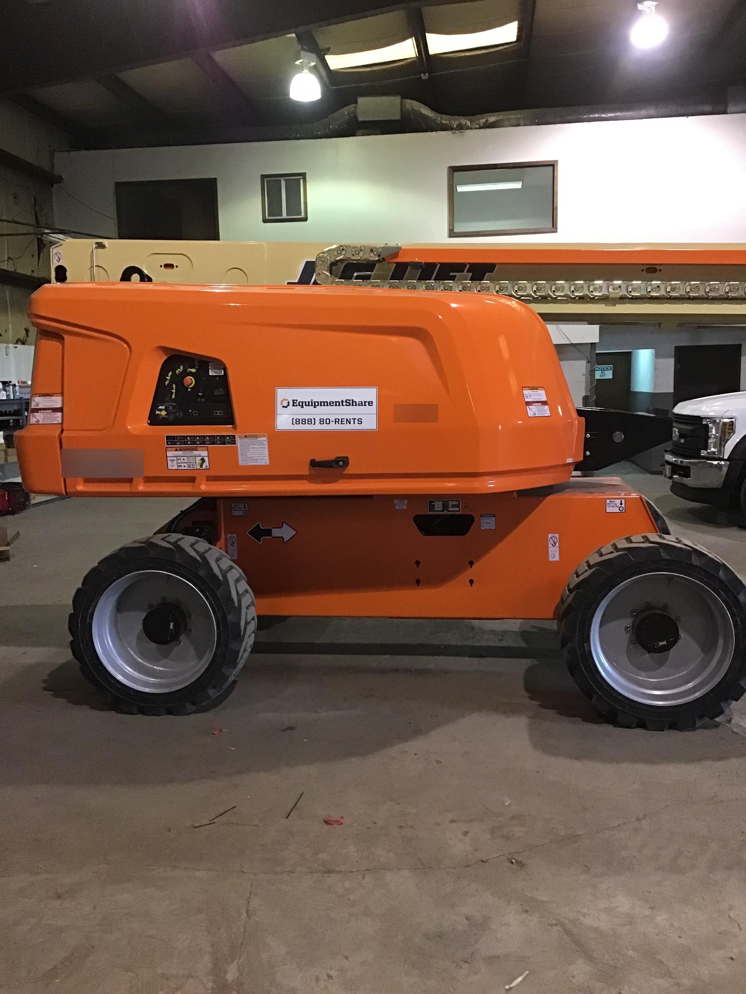 2018 JLG 660SJ