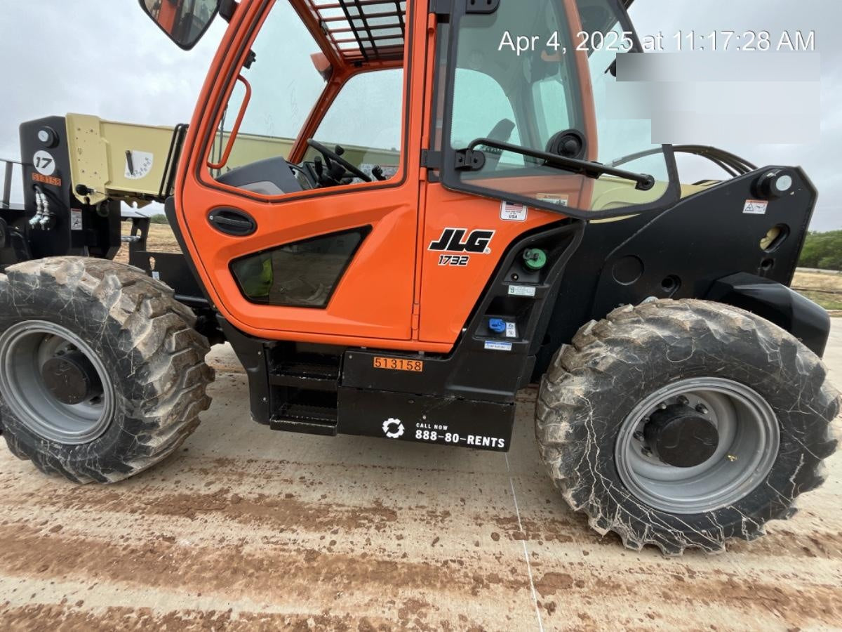 2025 JLG 1732