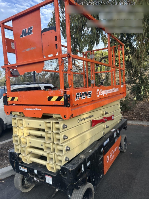 2022 JLG R4045