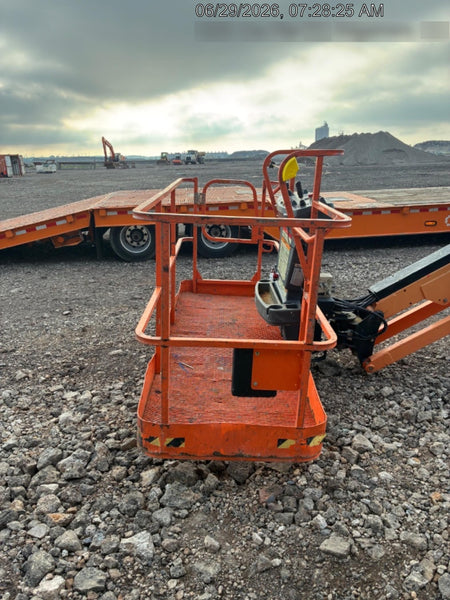 2022 JLG 660SJ