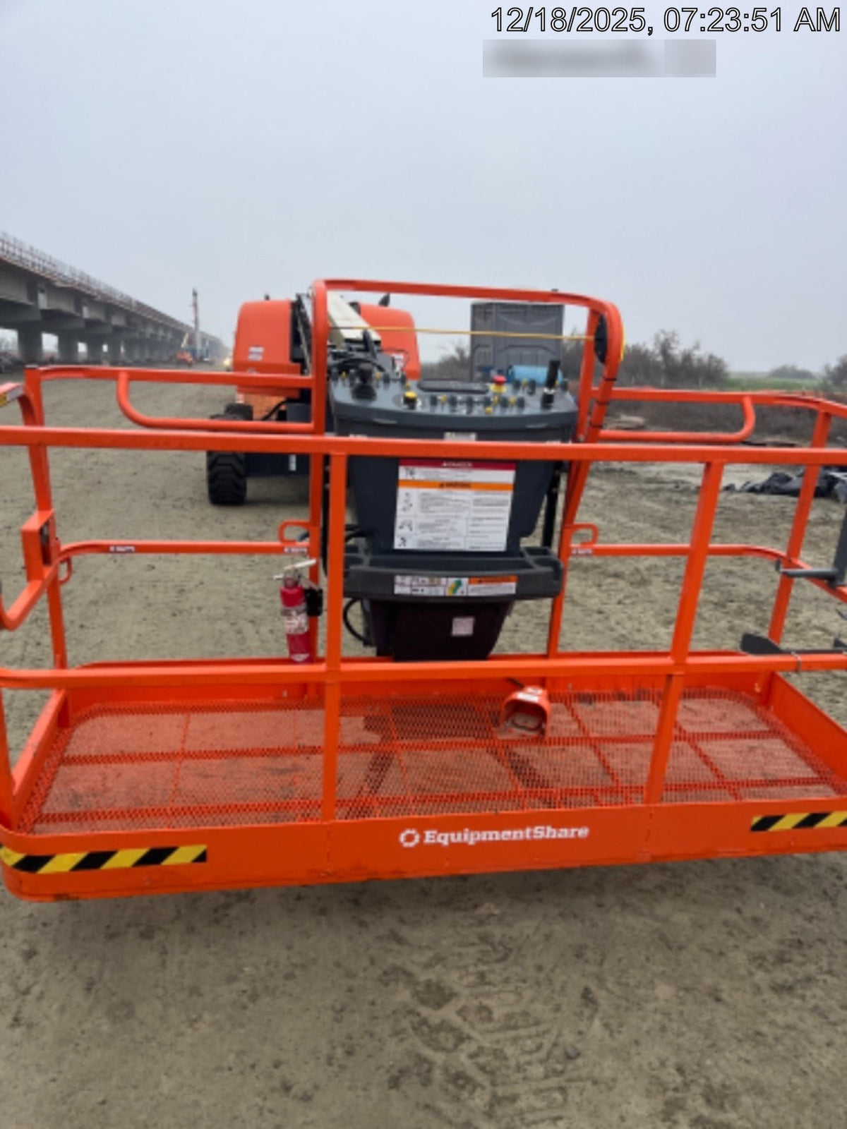 2025 JLG 660SJ