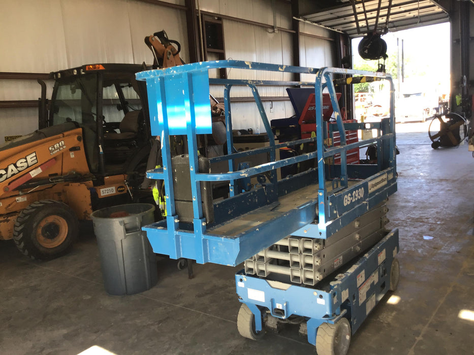 2020 Genie GS-1930 Solid Non Marking Tires, Beacon, Folding rails with half height swing gate