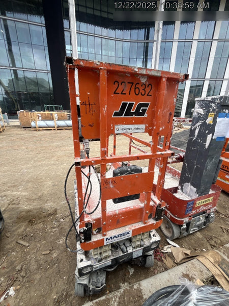 2022 JLG ES1330L
