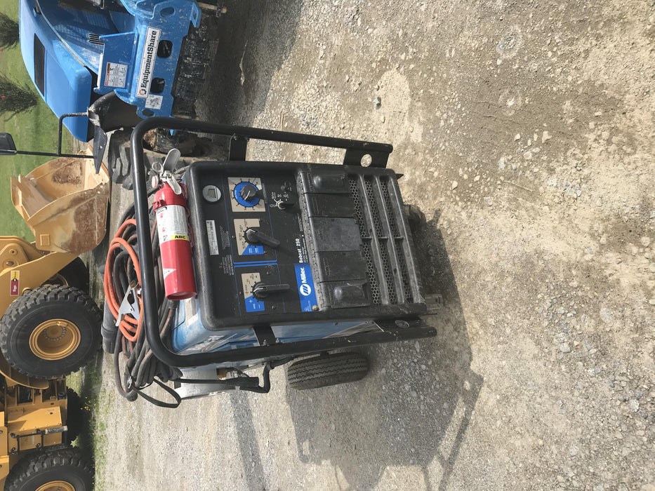 2019 Miller Electric BOBCAT 250 LP/Propane, Running Gear, Tank Bracket, Hose