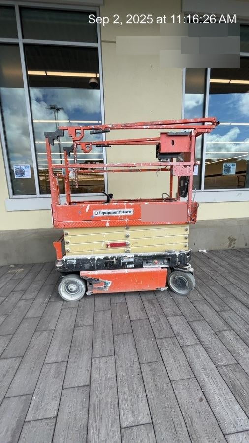 2021 JLG ES1932