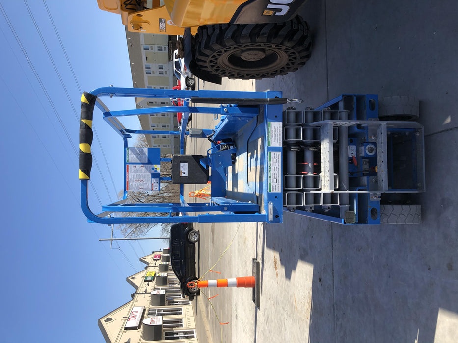 2019 Genie GS-1930 Fixed rails with chain Entry