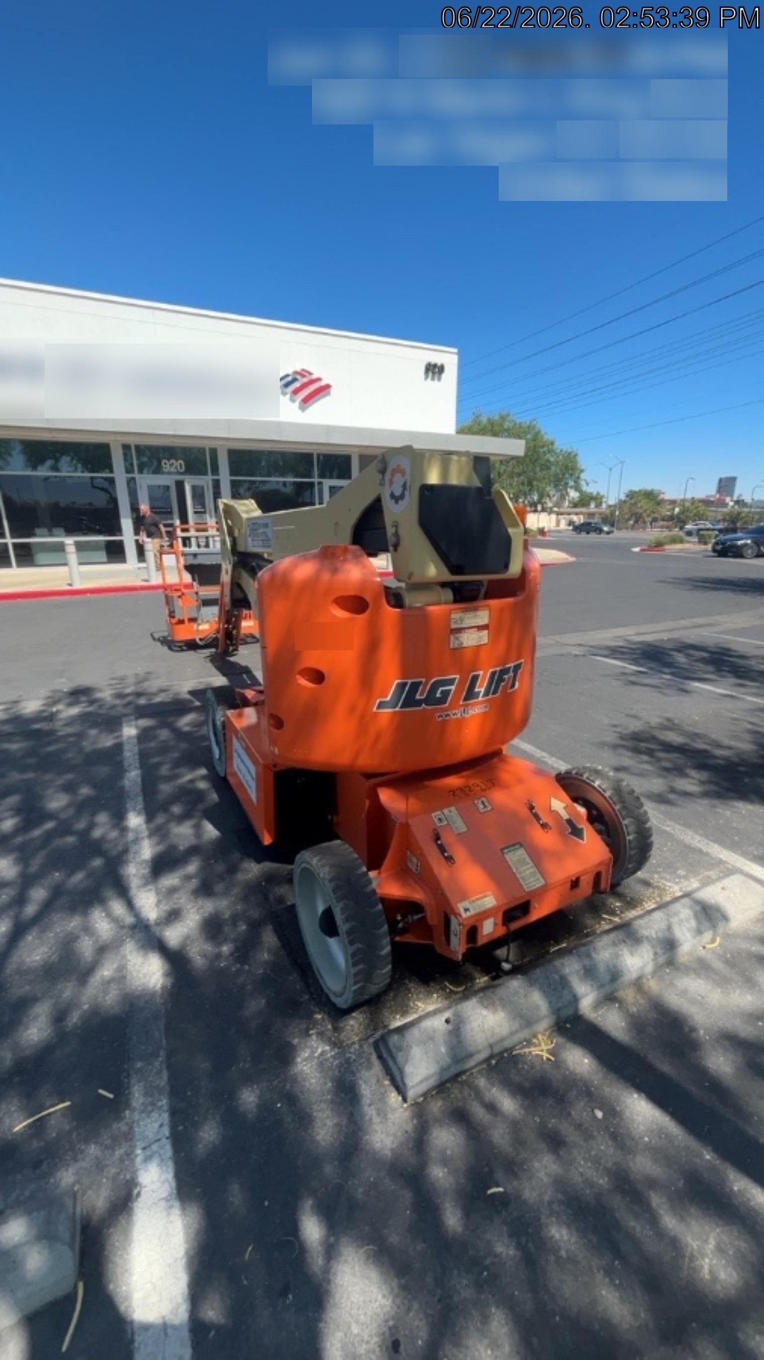 2019 JLG E400AJPN