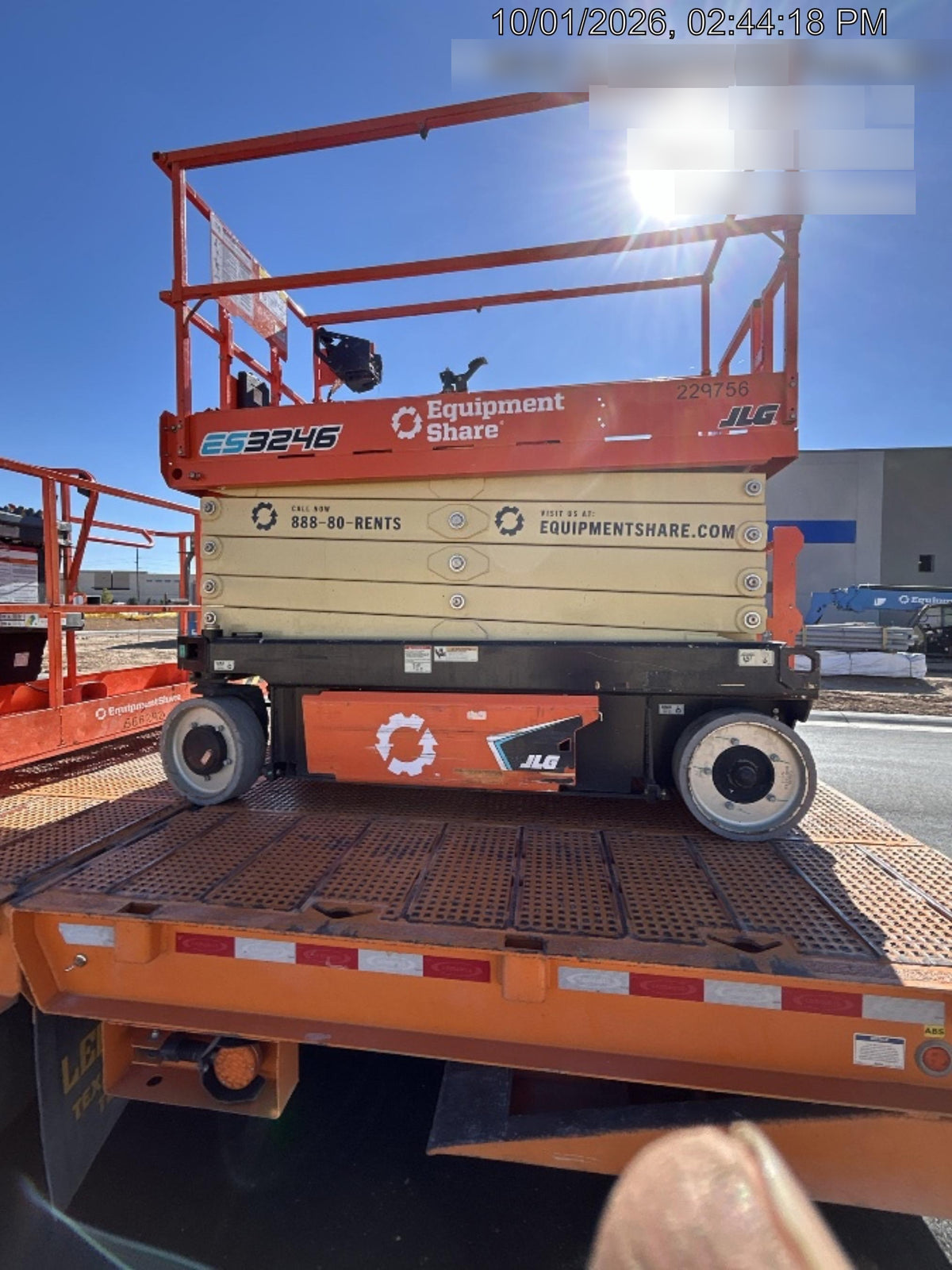 2022 JLG ES3246