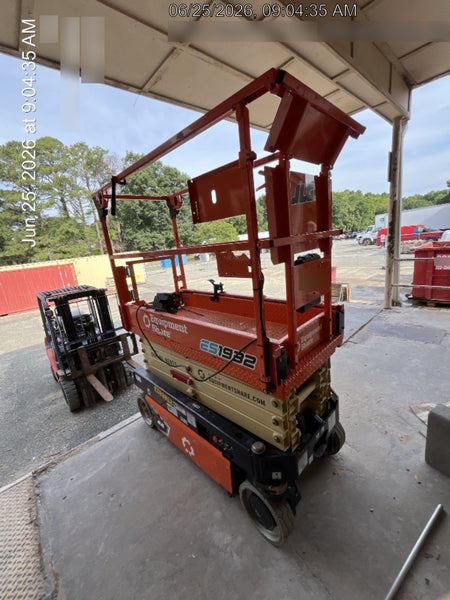 2024 JLG ES1932