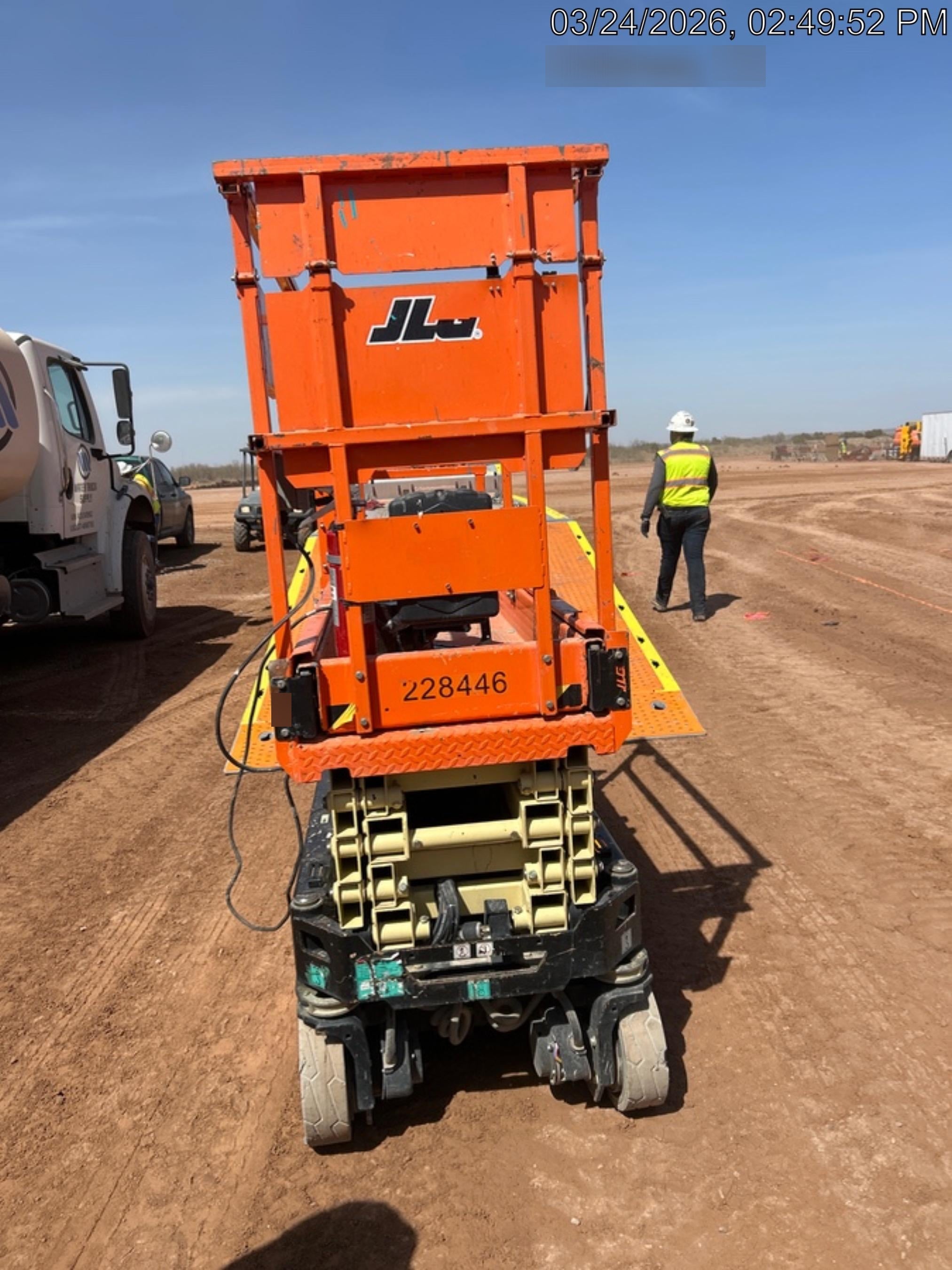 2022 JLG ES1932