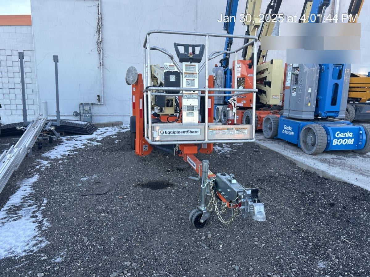 2022 JLG T350
