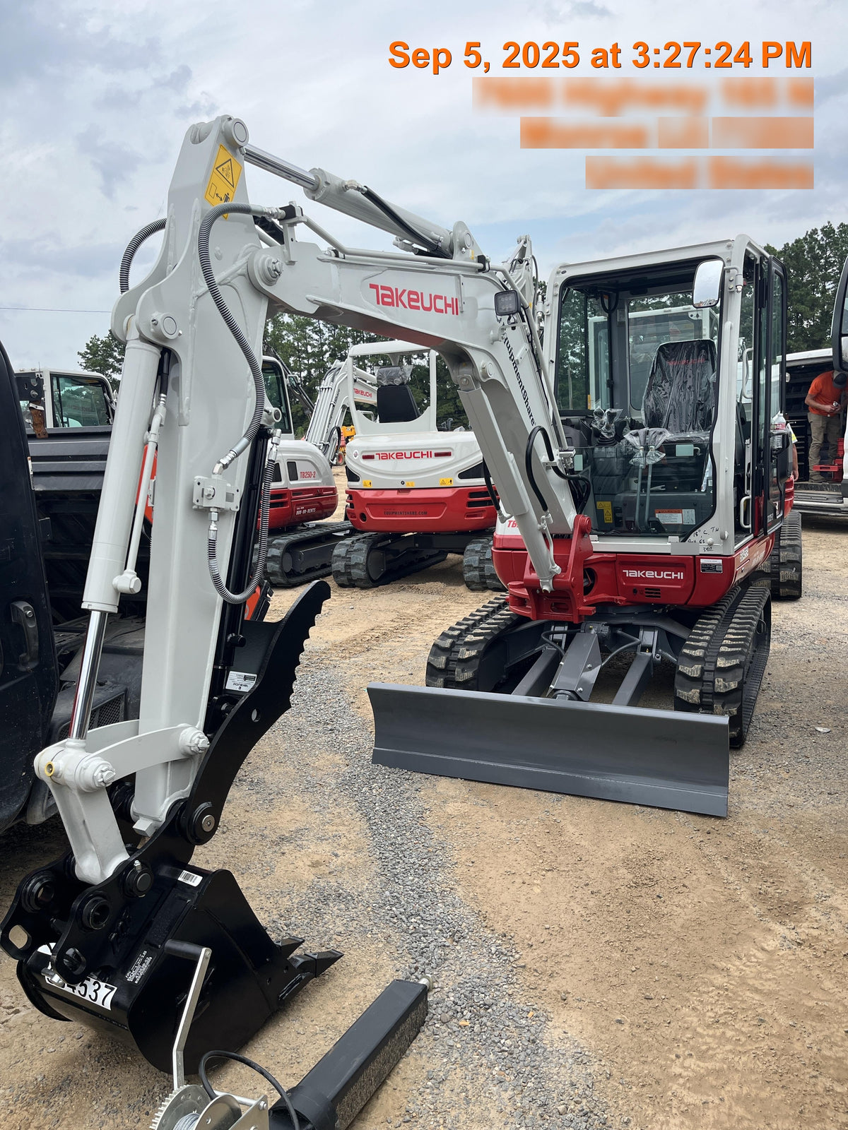 2025 TAKEUCHI TB235-2CR