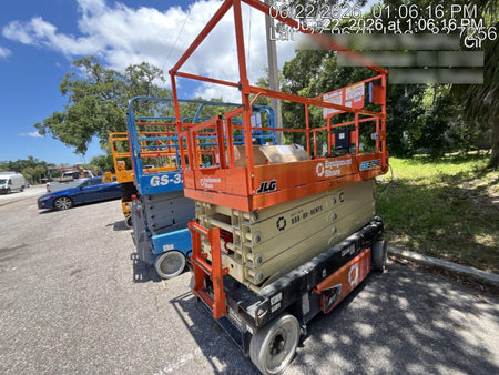 2022 JLG ES3246