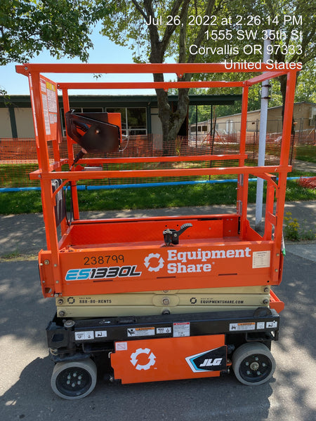2022 JLG ES1330L