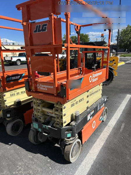2025 JLG ES1932