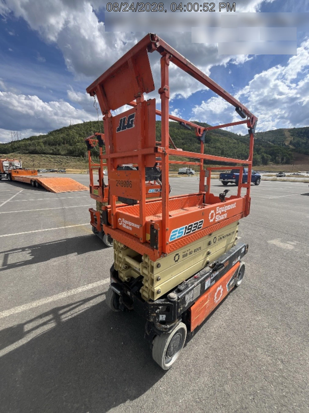 2023 JLG ES1932