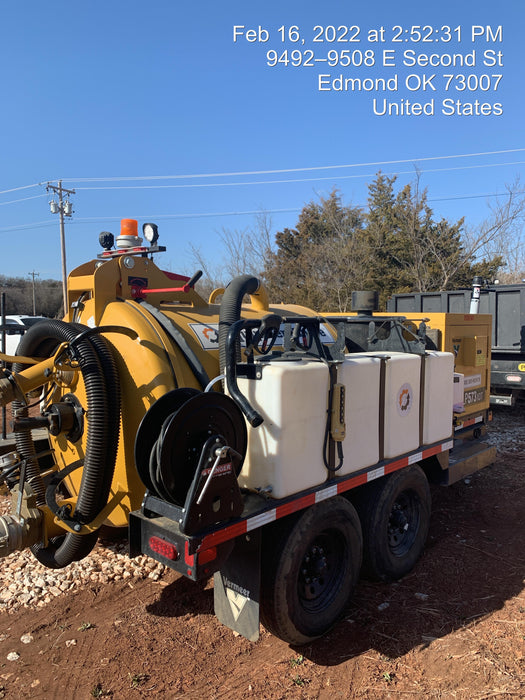 2021 Vac-Tron LP573XDT T4 Koehler Diesel Engine, 500 Gallon Debris Tank, x2 100 Gallon Water Tanks