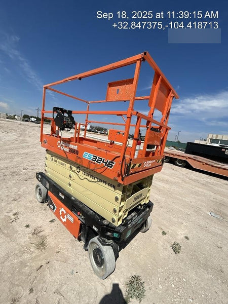 2022 JLG ES3246