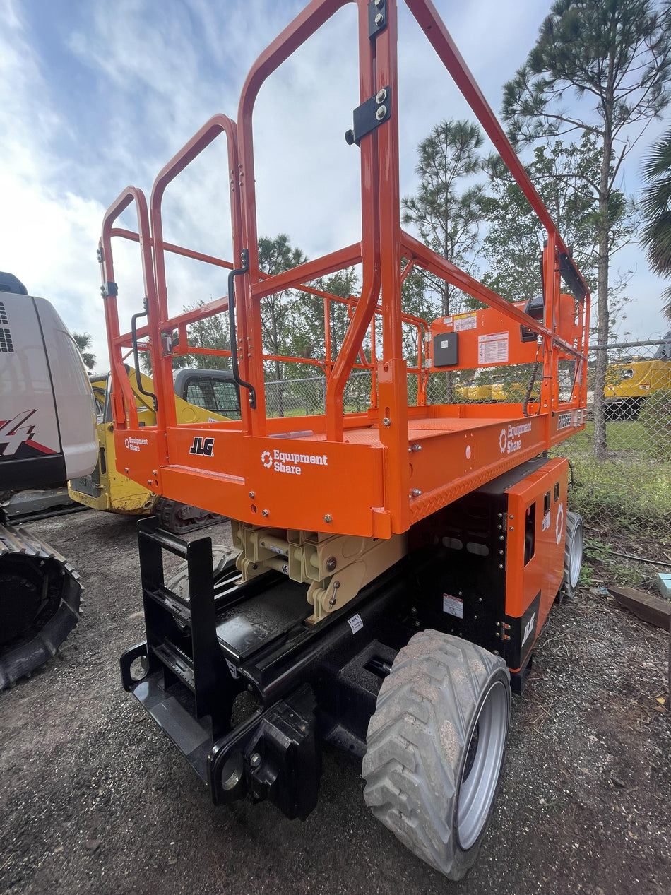 2022 JLG RT2669