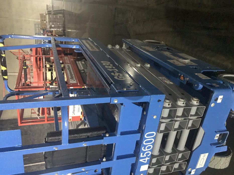 2019 Genie GS-1930 Fixed rails with chain Entry