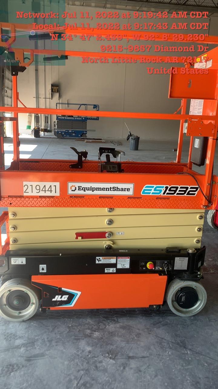 2022 JLG ES1932