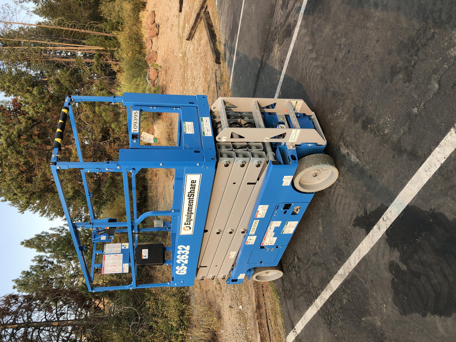 2020 Genie GS-2632 Solid NM Tires, Folding Rails with Half-Height Swing Gate, Beacon, 800W Invertor