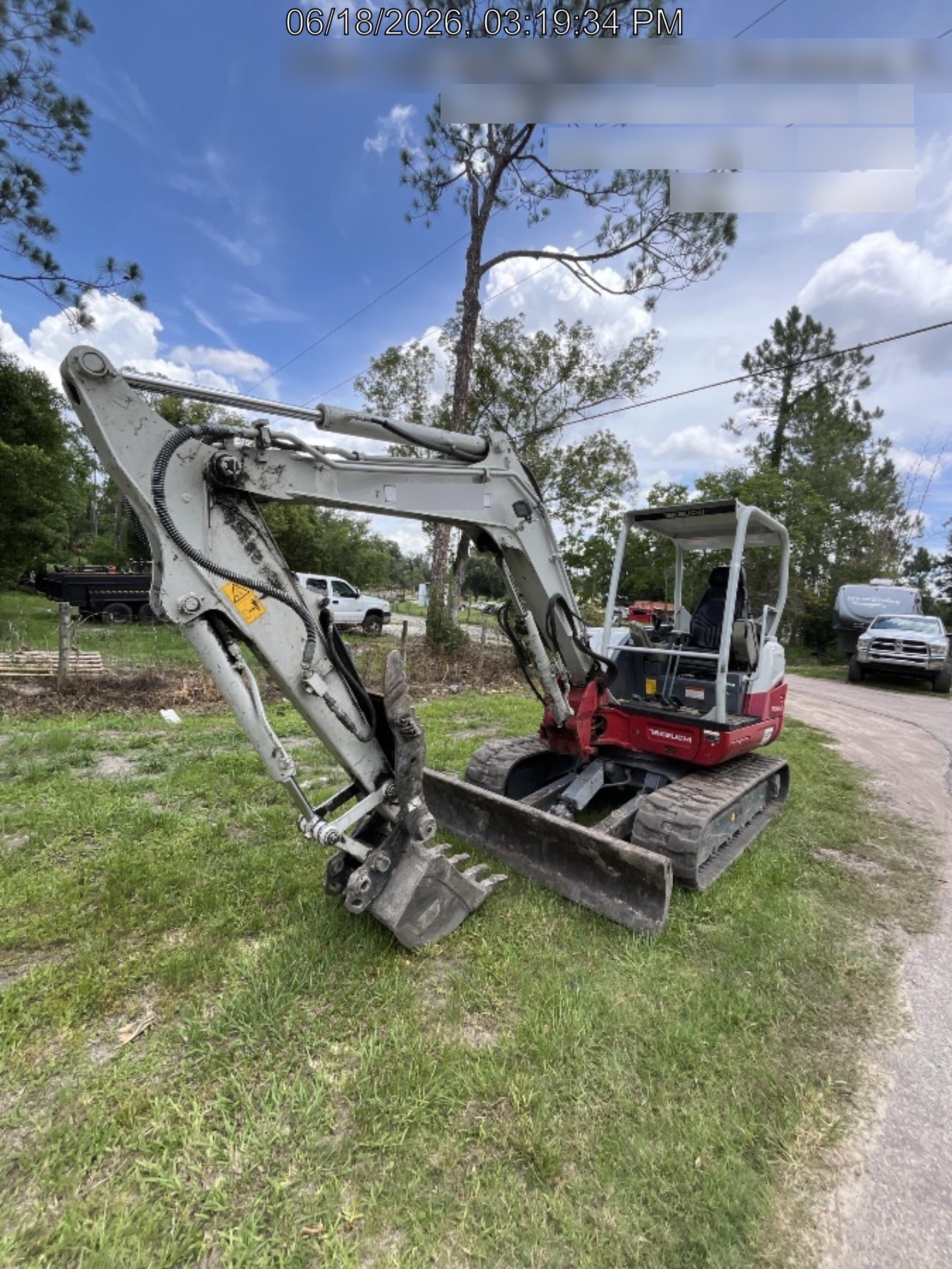 2023 TAKEUCHI TB250-2R