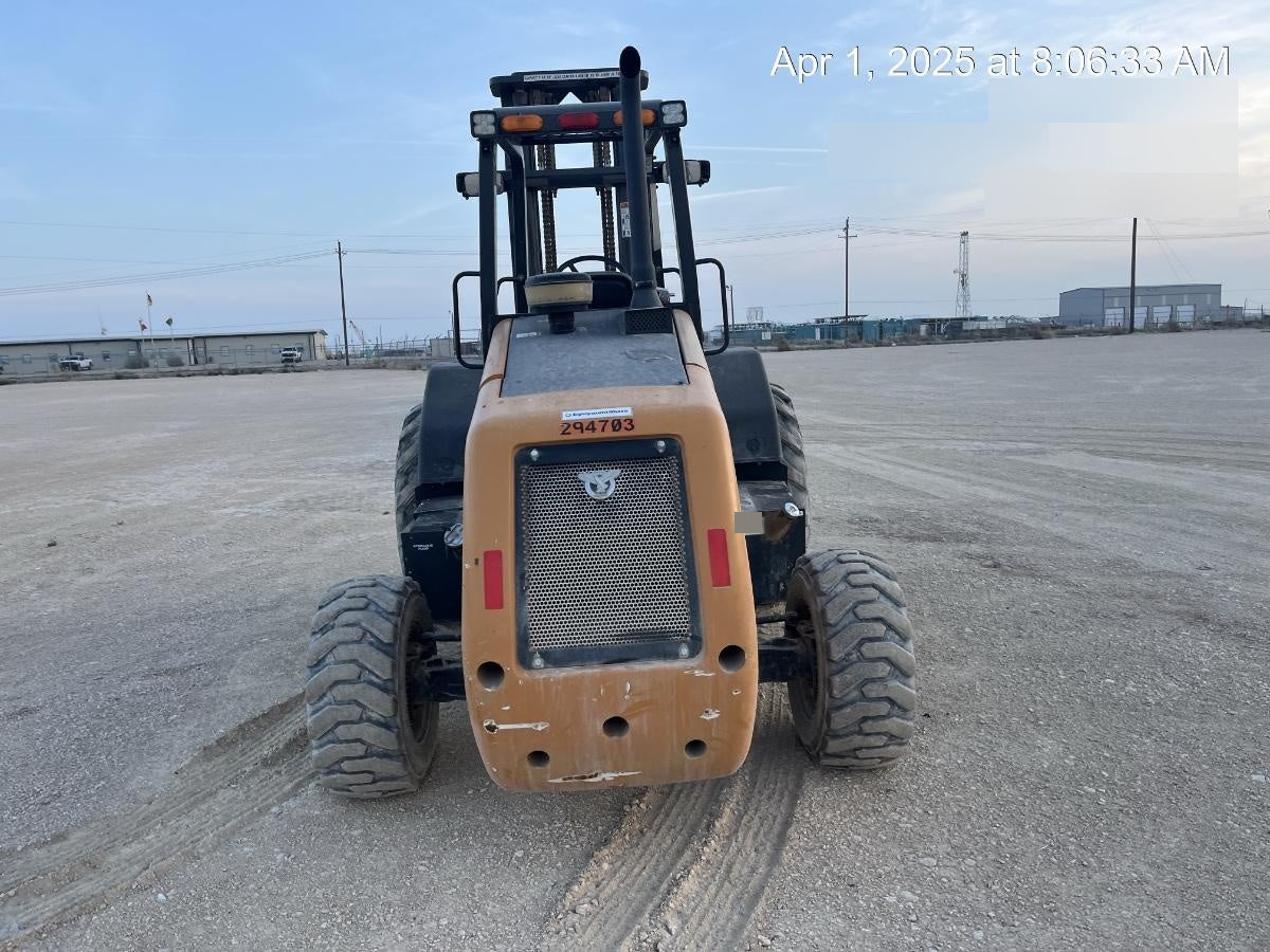 2023 CASE 588H