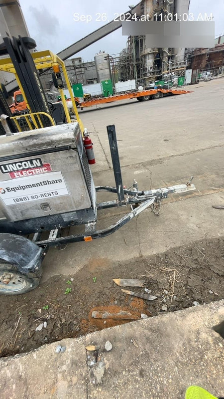 2019 Lincoln Electric Vantage 322 Welder Ready-Pak 3, Two wheel trailer, Fender and Light kit, Cable Rack