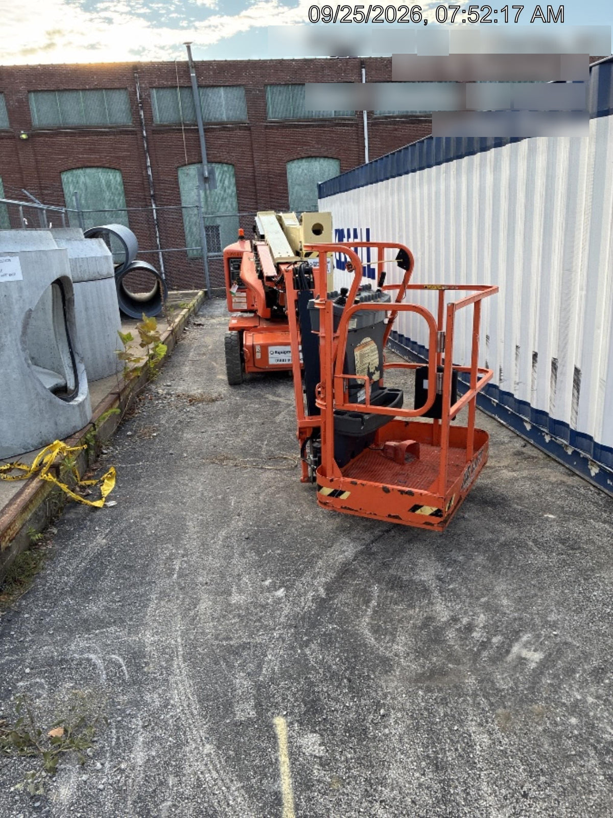 2021 JLG E400AJP Narrow