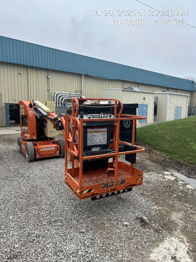 2021 JLG E300AJP