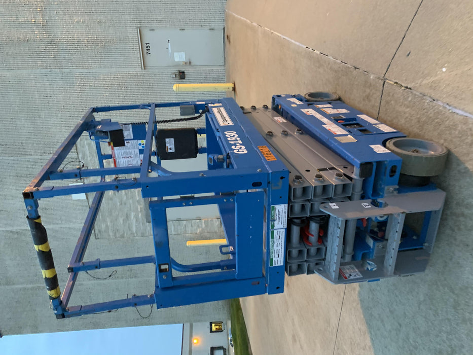 2020 Genie GS-1930 Solid Non Marking Tires, Beacon, Folding rails with half height swing gate