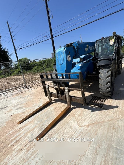 2019 Genie GTH-844 Genie GTH-844 w/Enclosed Cab w/HVAC, Work Lights, Solid Tires, Beacon, 60" Carriage and Forks