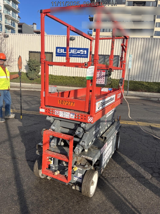 2020 Skyjack SJIII-3219 Solid NM Tires, Half height spring hinged entry gate, Dual Beacons, 800W Inverter