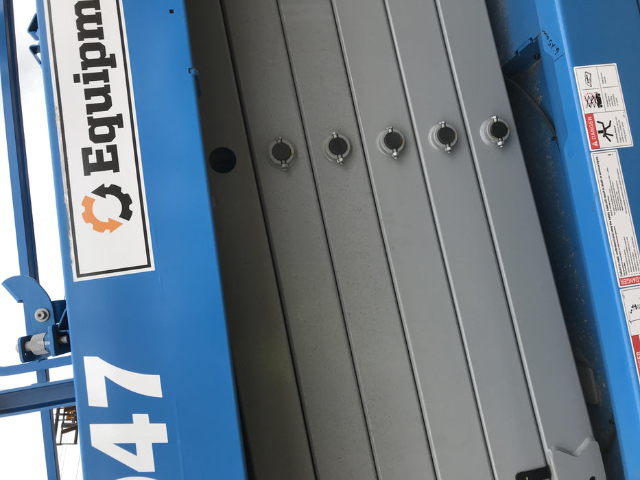 2019 Genie GS-4047 Folding rails with half height swing gate