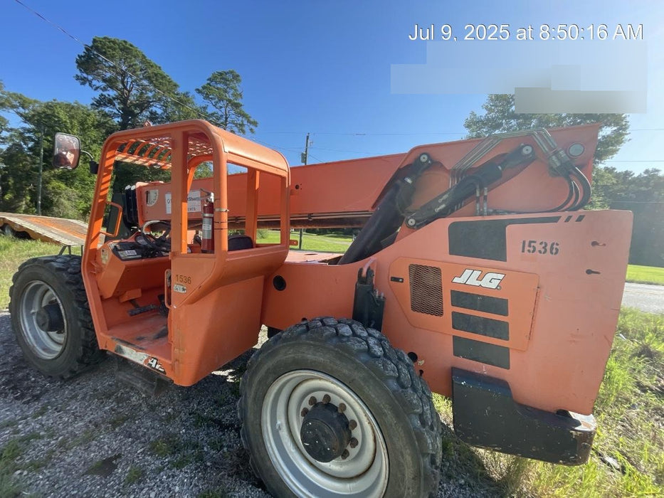 2016 JLG 8042