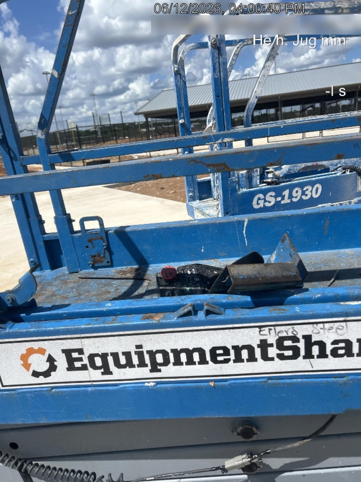 2017 Genie GS-1930 Genie GS-1930 Lift w/Fixed Rail and Chain Entry
