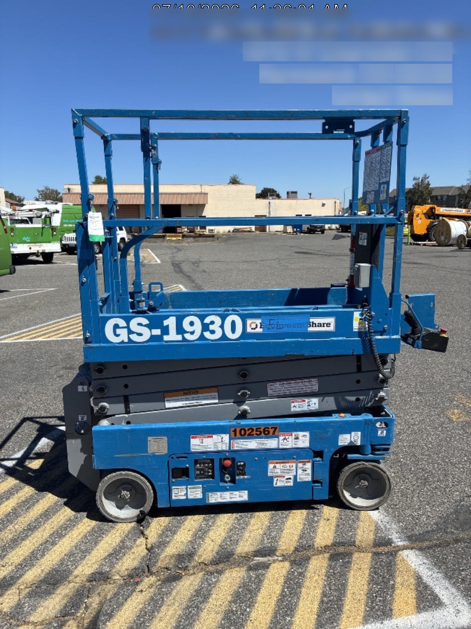 2020 Genie GS-1930 Solid Non Marking Tires, Beacon, Folding rails with half height swing gate, 800W Inverter