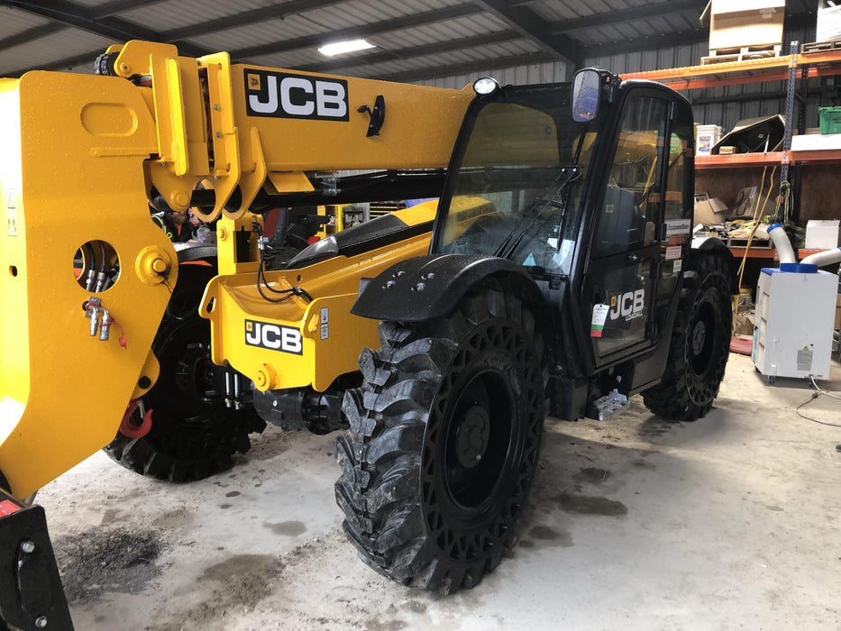 2020 JCB 509-42 Cab/Heat/Air, Solid Tires, Work Lights, Beacon, Aux Hydraulics, Back up Alarm, Lifting Eye, ES Decals