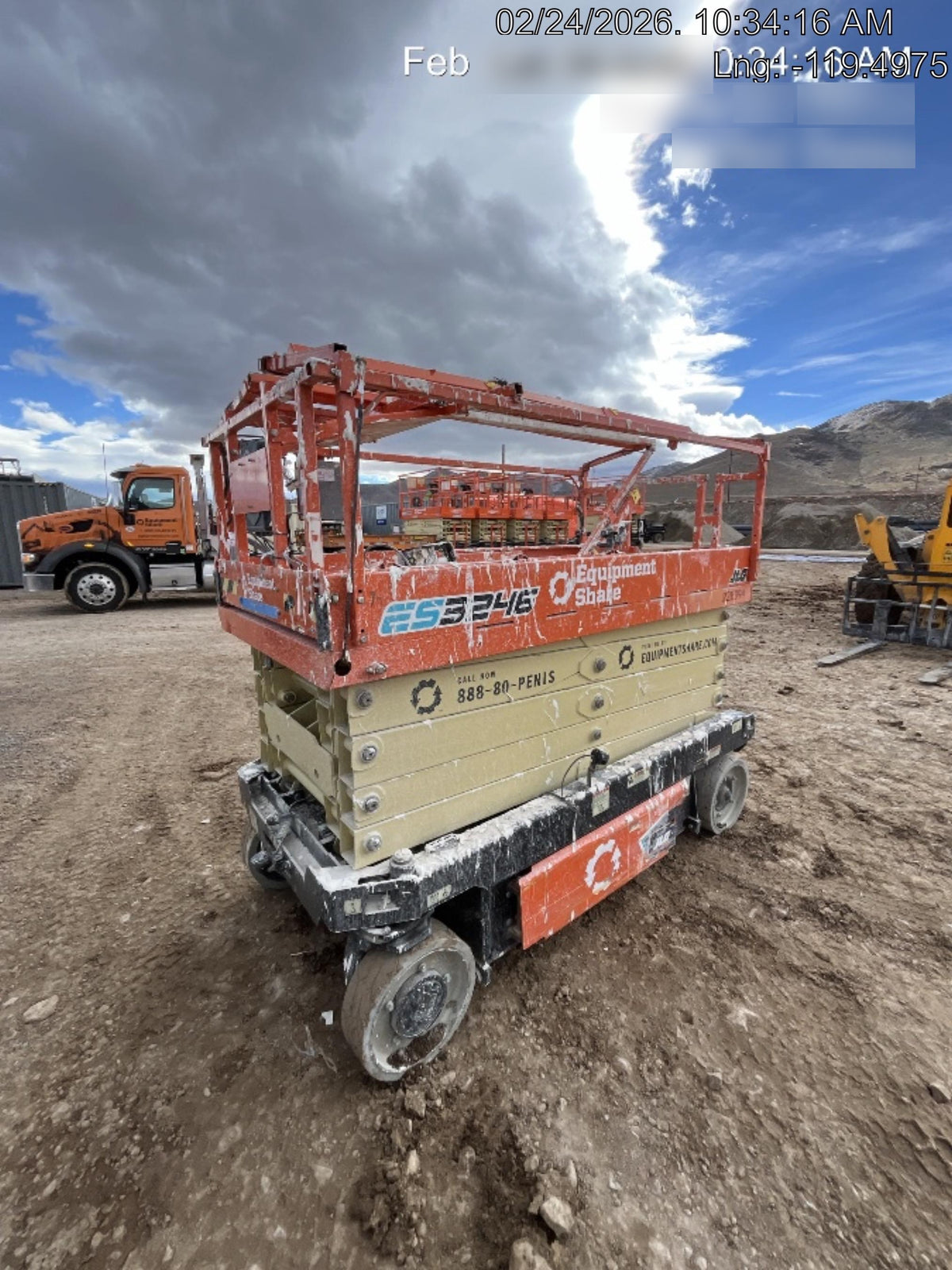 2022 JLG ES3246