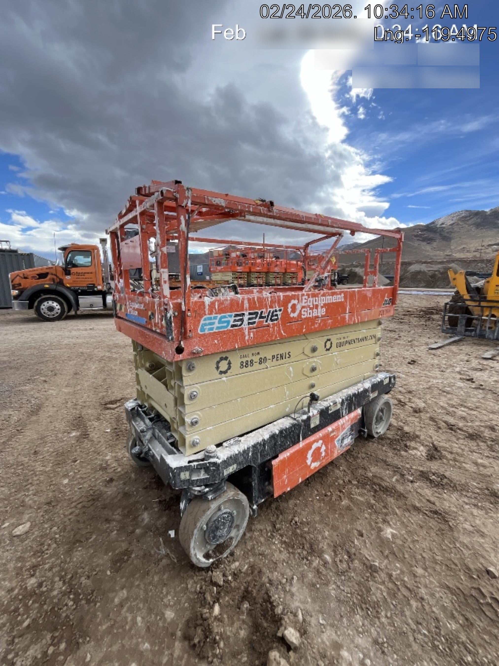 2022 JLG ES3246